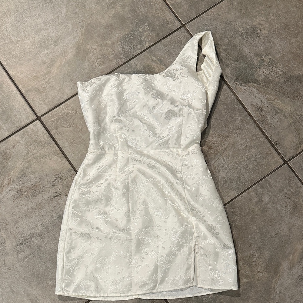 Lucy in the Sky White One-Shoulder Dress